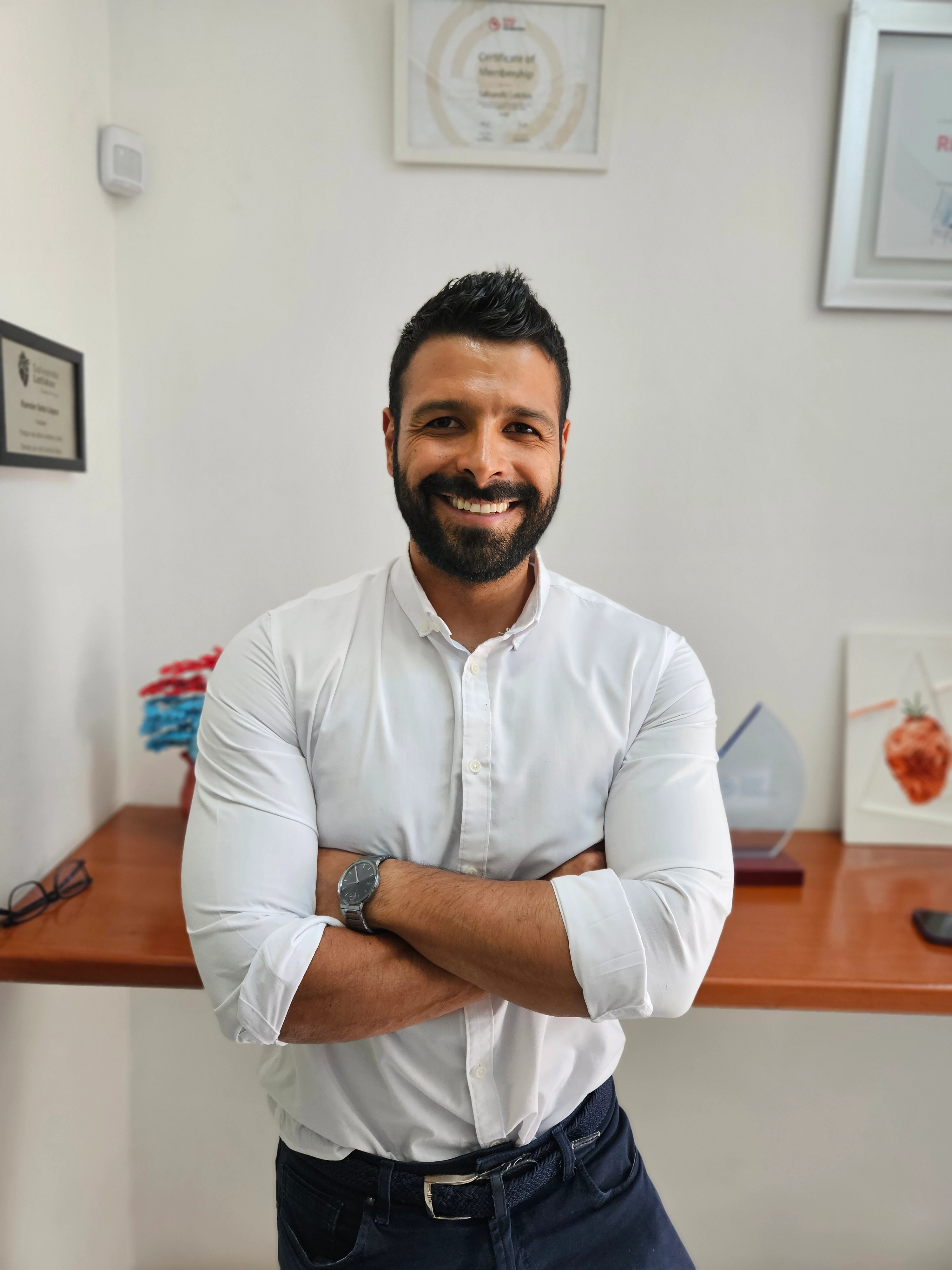 Dr. Carlos Madrigal